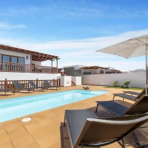 https://lanzarote-villa-vista-lobos-47.in-canary-islands.com